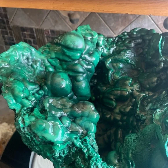 malachite,mineral crystal looks like has a vase like shape to it!One time offer - Picture 8 of 13